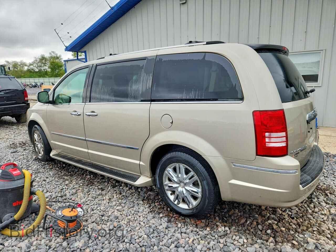 2008 CHRYSLER MINIVAN - VIN: 2A8HR64X18R713082 - Photo 2