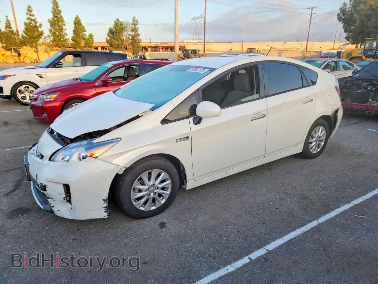 Фотография JTDKN3DPXE3060425 - TOYOTA PRIUS 2014