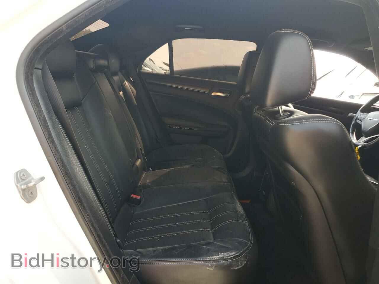 2015 CHRYSLER 300 - VIN: 2C3CCABG1FH755851 - Фото 10