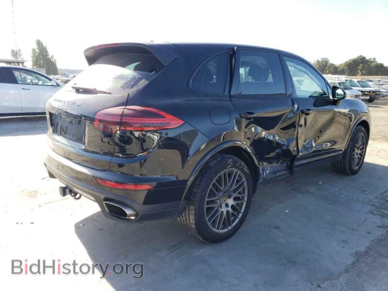 2017 Porsche CAYENNE (VIN WP1AA2A27HKA86533) — photo 3 of 12