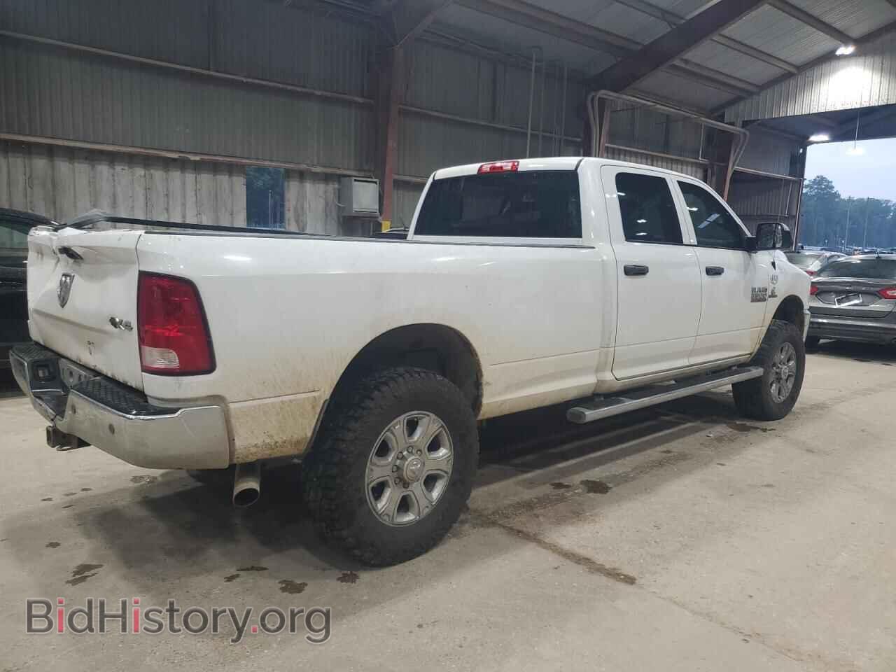 2017 RAM All Models - VIN: 3C6UR5HL1HG676507 - Photo 3