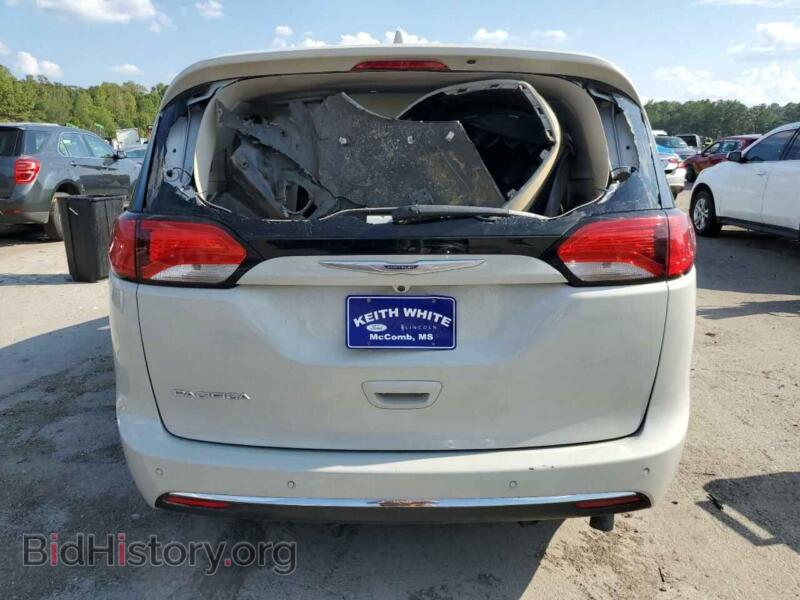2020 Chrysler PACIFICA (VIN 2C4RC1FGXLR222614) — photo 6 of 13