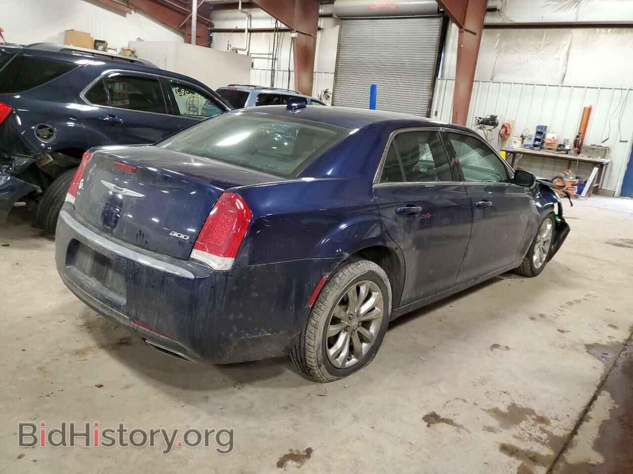 2017 CHRYSLER 300 - VIN: 2C3CCARG6HH530222 - Фото 3