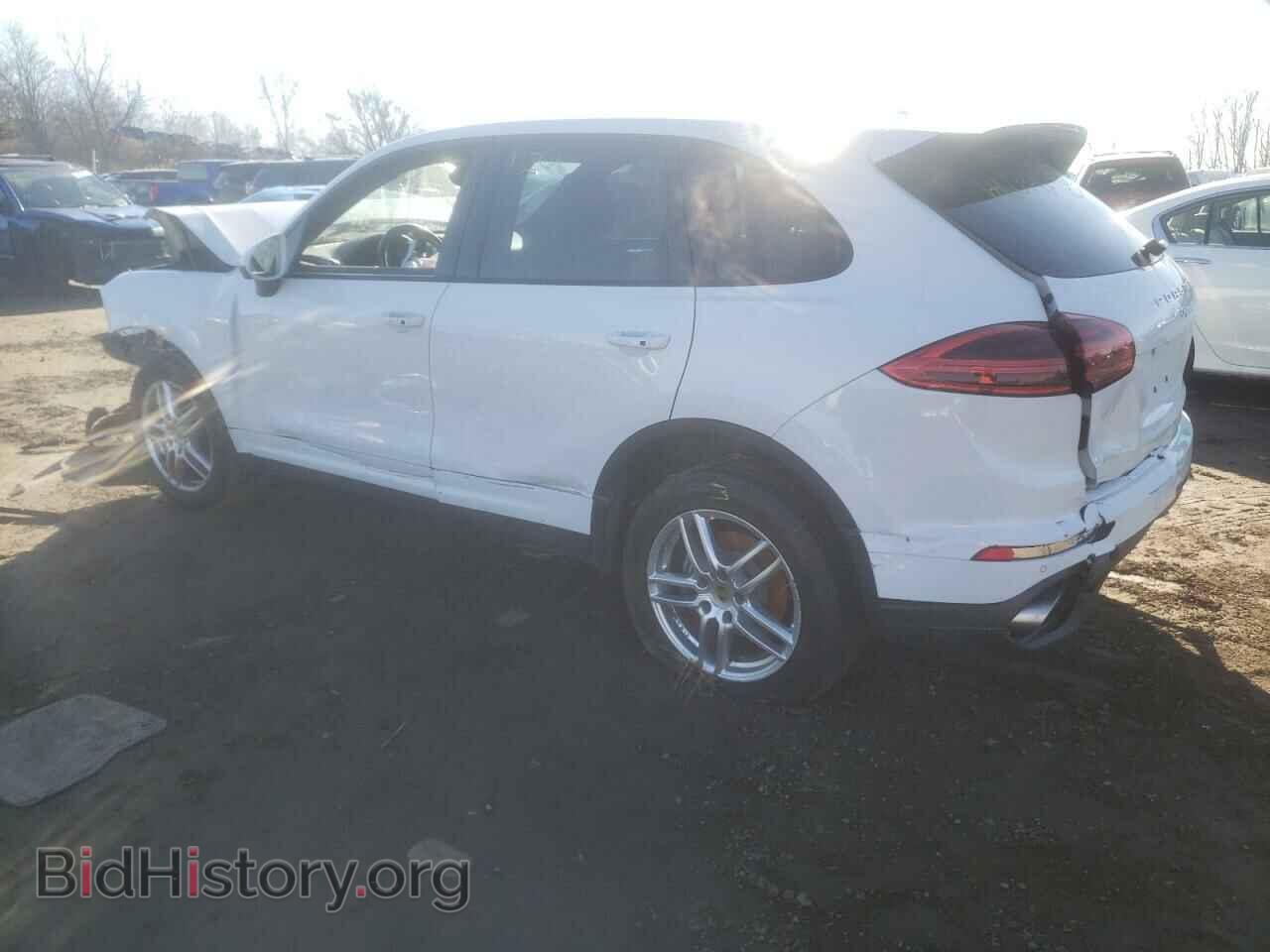 2016 PORSCHE CAYENNE - VIN: WP1AA2A28GLA08285 - Photo 2