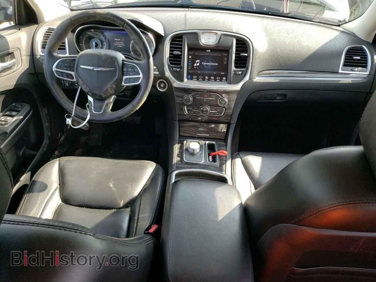 2019 CHRYSLER 300 - VIN: 2C3CCAAG8KH517183 - Фото 8