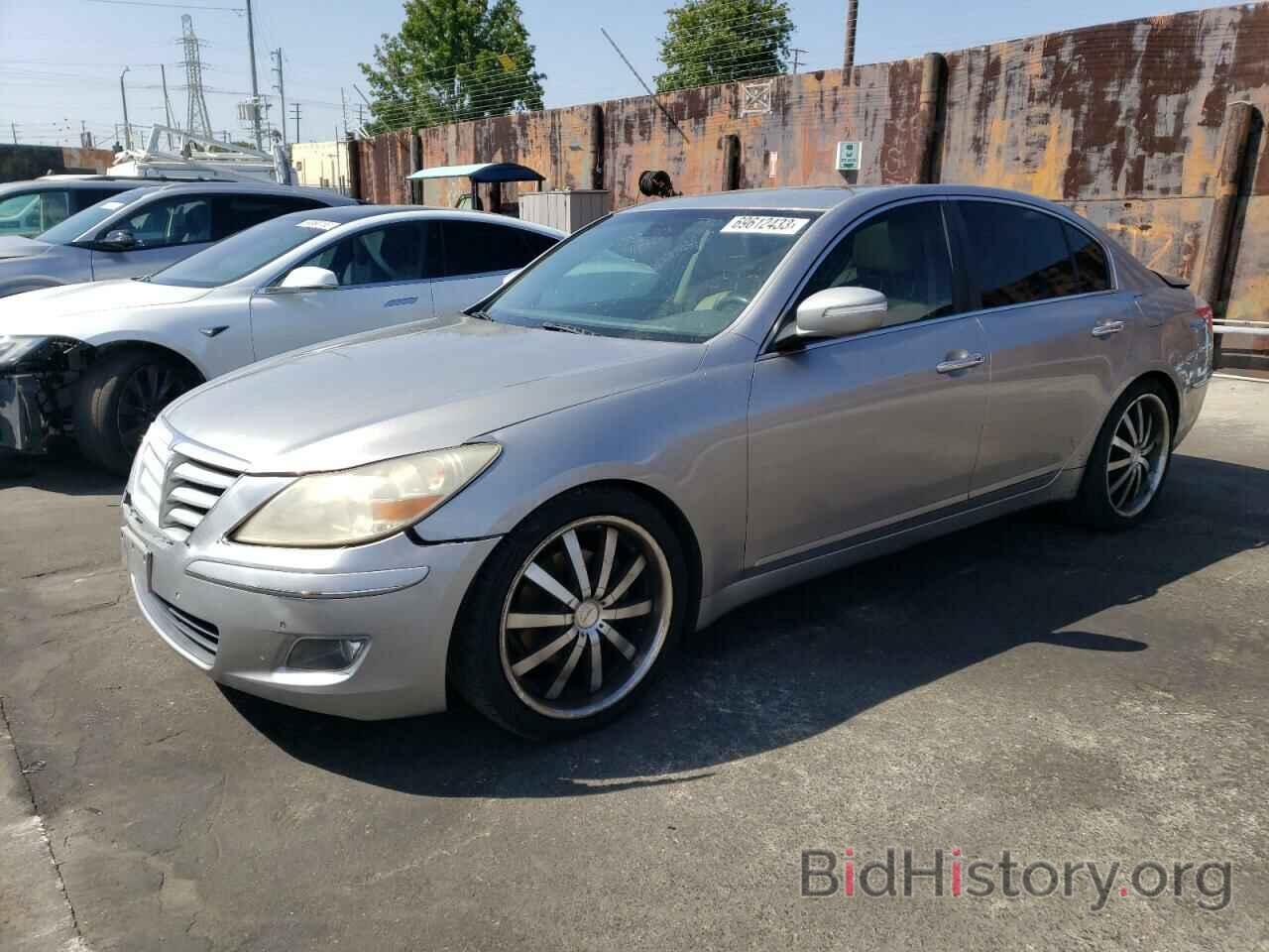 Photo KMHGC46E49U046500 - HYUNDAI GENESIS 2009