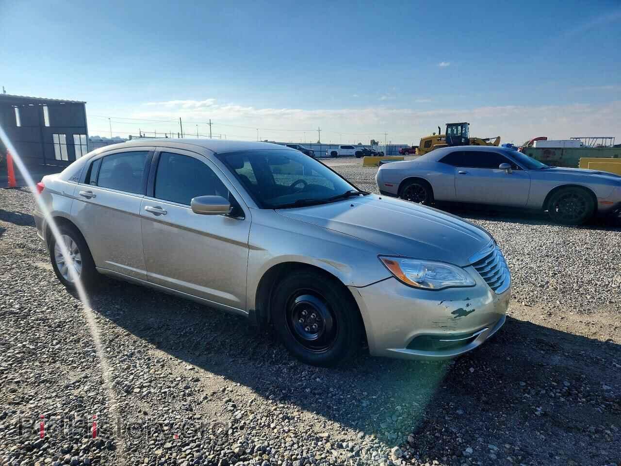 2014 CHRYSLER 200 - VIN: 1C3CCBAB4EN210759 - Photo 4