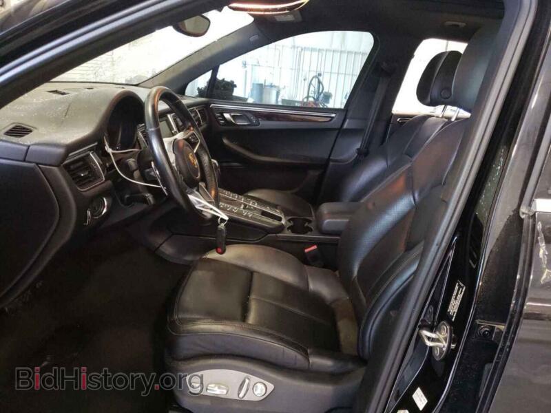 2016 Porsche MACAN (VIN WP1AB2A56GLB45765) — photo 7 of 13