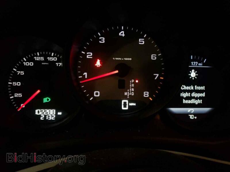 2016 Porsche MACAN (VIN WP1AB2A56GLB45765) — photo 9 of 13