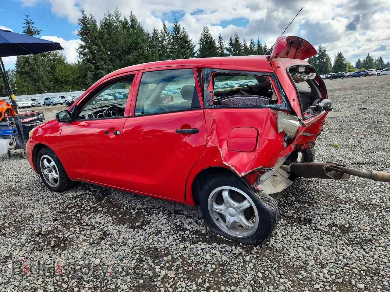 2005 TOYOTA MATRIX - VIN: 2T1KR32E95C413380 - Photo 2