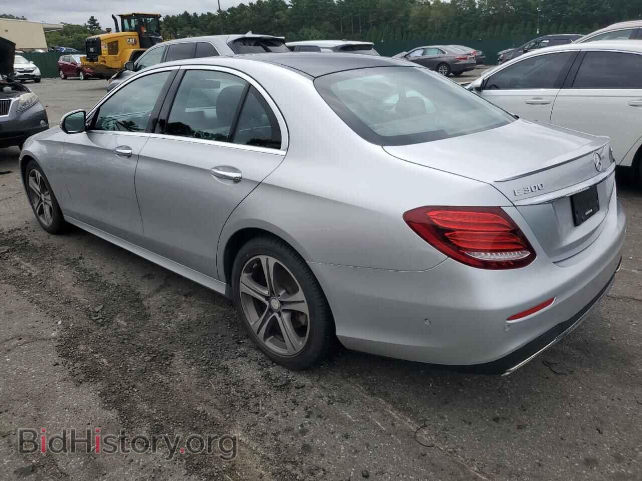 2017 MERCEDES-BENZ E-CLASS - VIN: WDDZF4KB9HA114568 - Фото 2