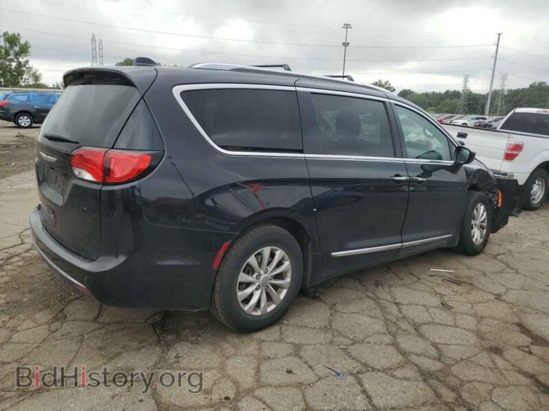 2018 Chrysler PACIFICA (VIN 2C4RC1EG8JR261703) — photo 3 of 13