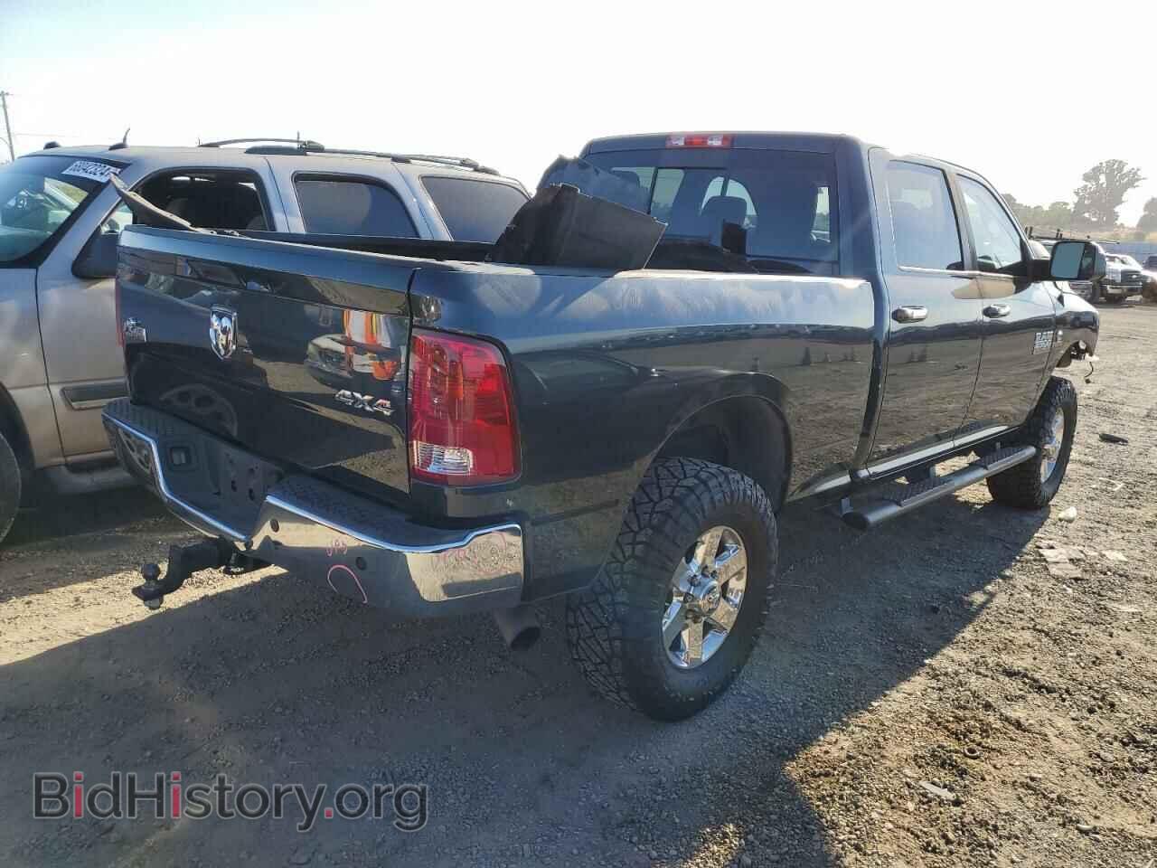 2015 RAM All Models - VIN: 3C6UR5DL7FG646589 - Photo 3