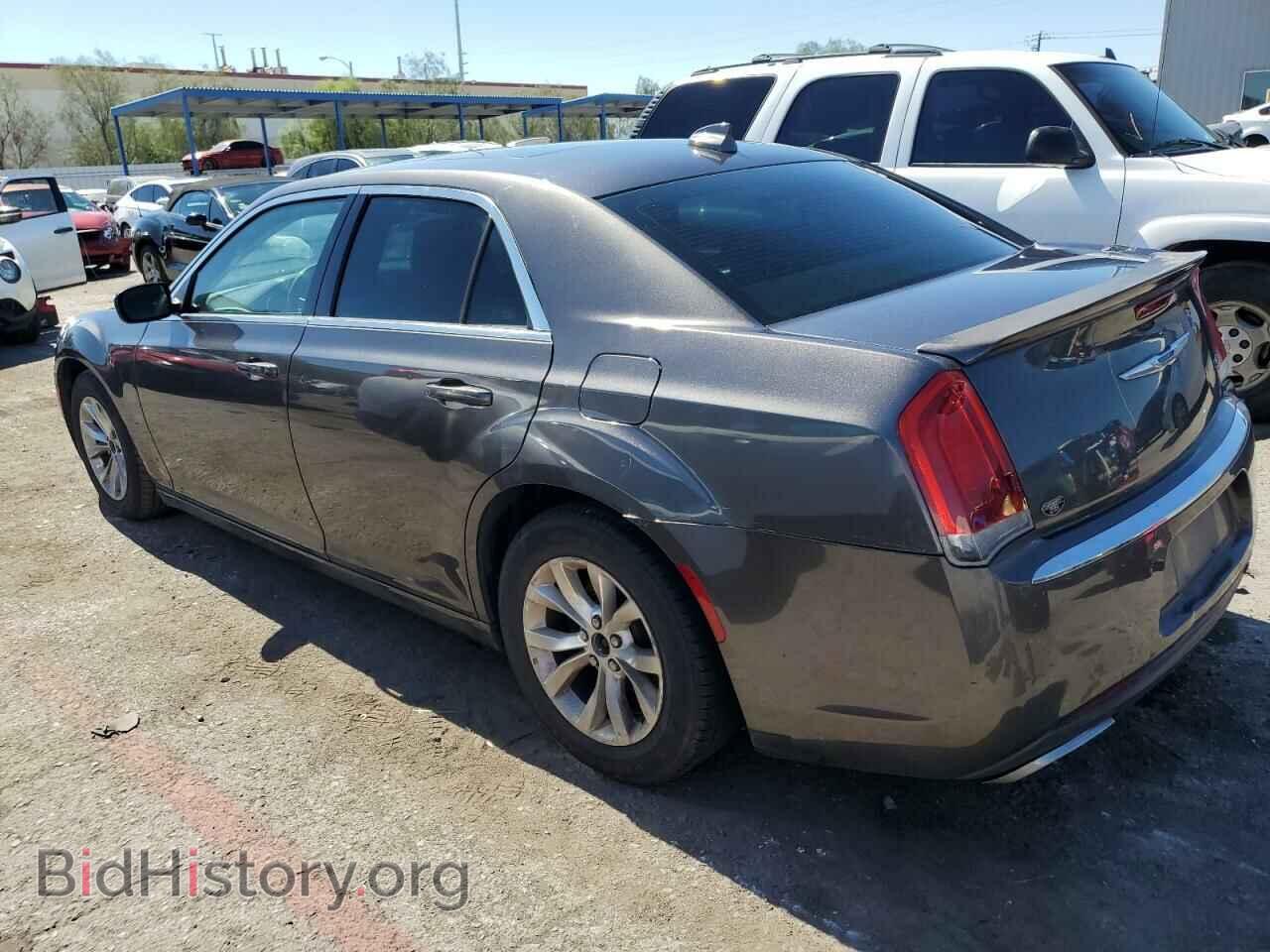 2015 CHRYSLER 300 - VIN: 2C3CCAAG2FH931520 - Фото 2