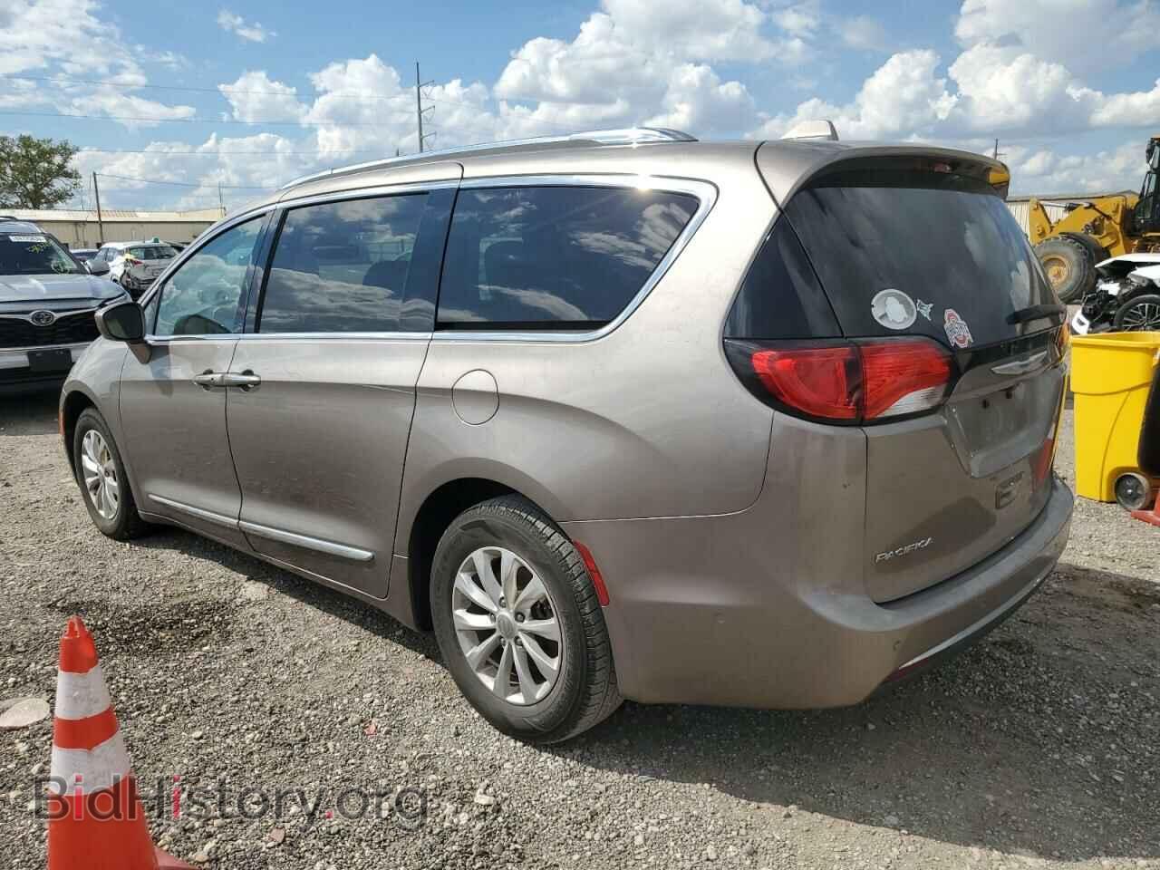 2018 CHRYSLER PACIFICA - VIN: 2C4RC1BG4JR263081 - Фото 2