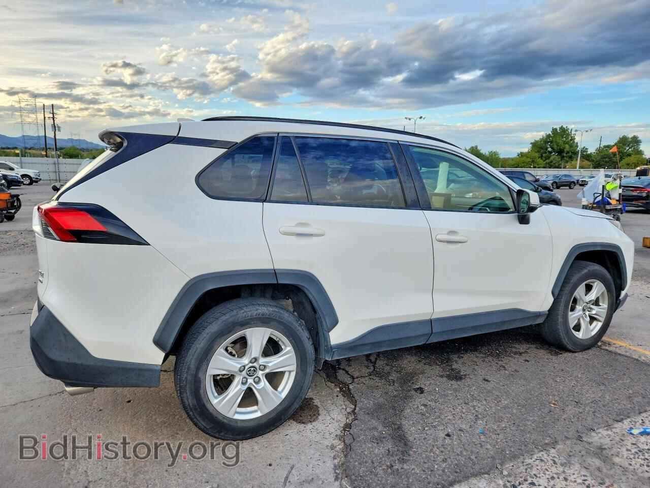 2019 TOYOTA RAV4 - VIN: JTMP1RFV7KJ002084 - Фото 3