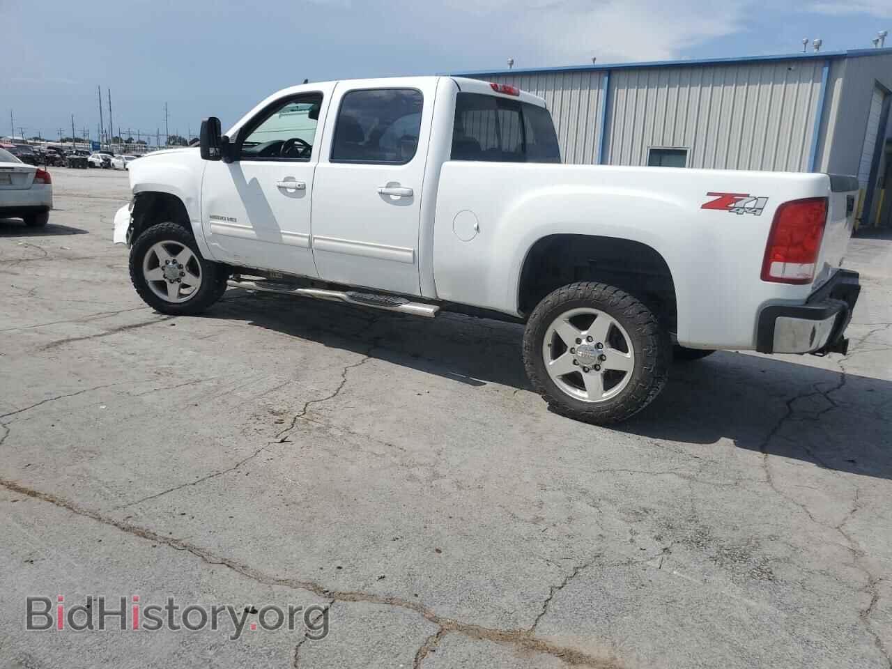 2011 GMC SIERRA - VIN: 1GT121C89BF261990 - Фото 2
