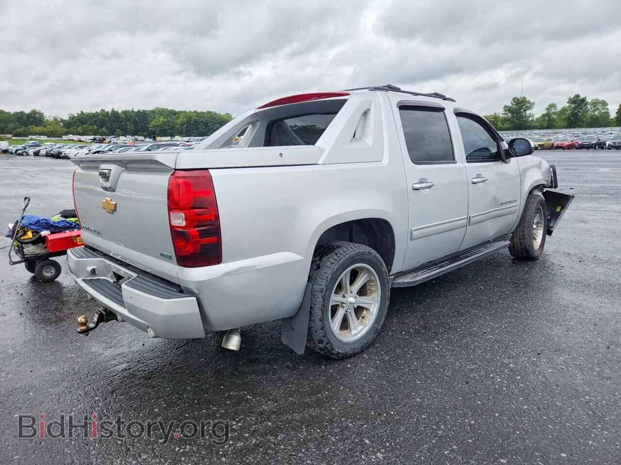 2011 CHEVROLET AVALANCHE - VIN: 3GNTKEE32BG295292 - Фото 3