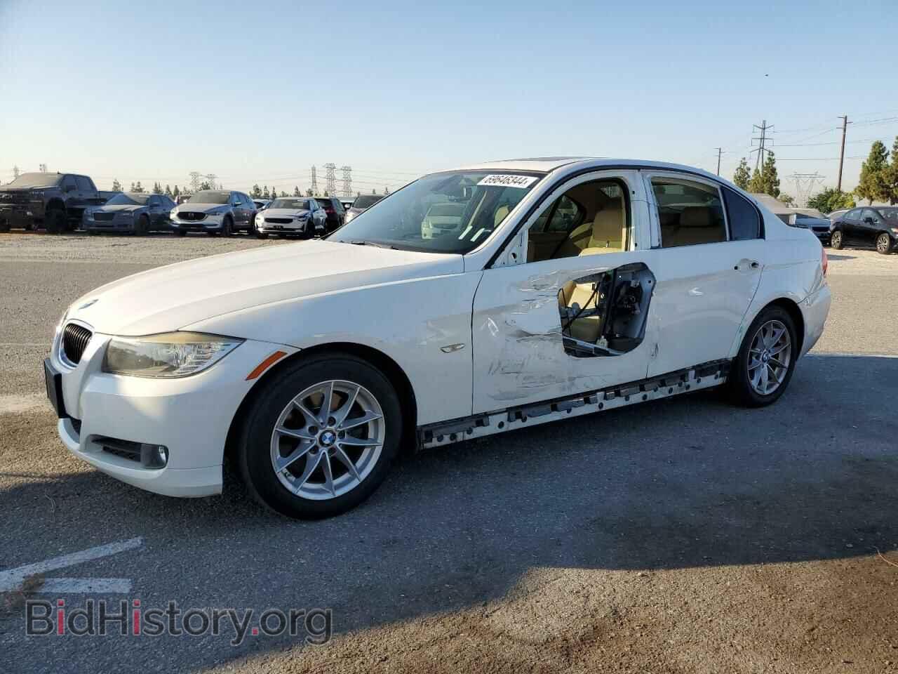 Фотография WBAPH5G52ANM36128 - BMW 3 SERIES 2010