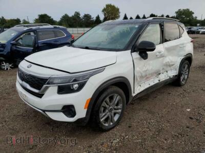 2021 Kia SELTOS S, белый — VIN KNDEU2AA2M7076183, Copart