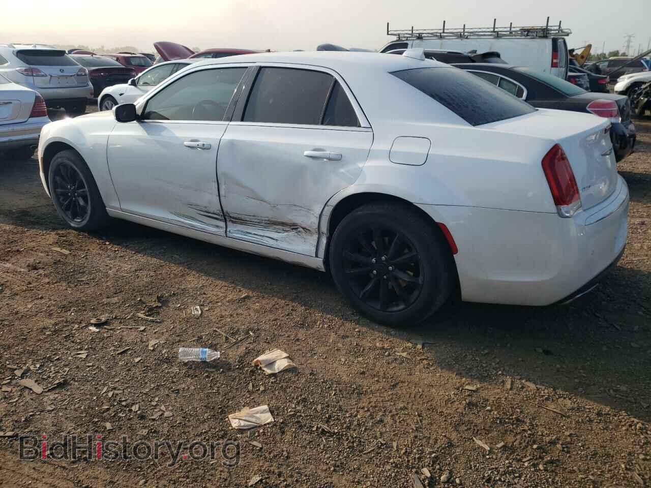 2015 CHRYSLER 300 - VIN: 2C3CCARG6FH810896 - Фото 2