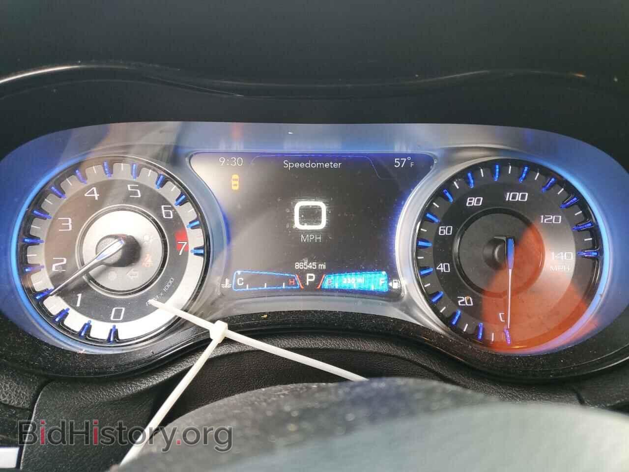 2019 CHRYSLER 300 - VIN: 2C3CCABG0KH516124 - Фото 9