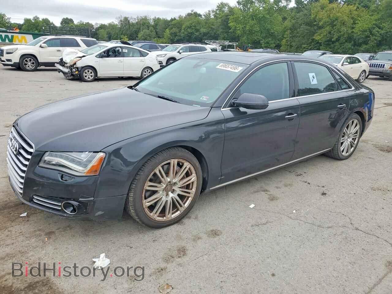 Photo WAURVAFD6BN005389 - AUDI A8 2011