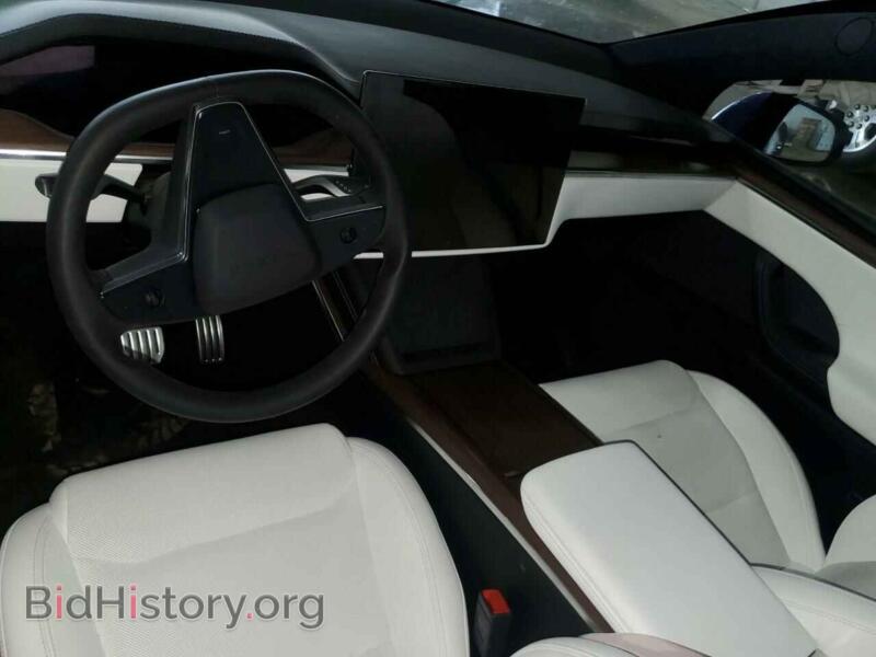 2023 Tesla MODEL X (VIN 7SAXCAE51PF425080) — photo 8 of 12