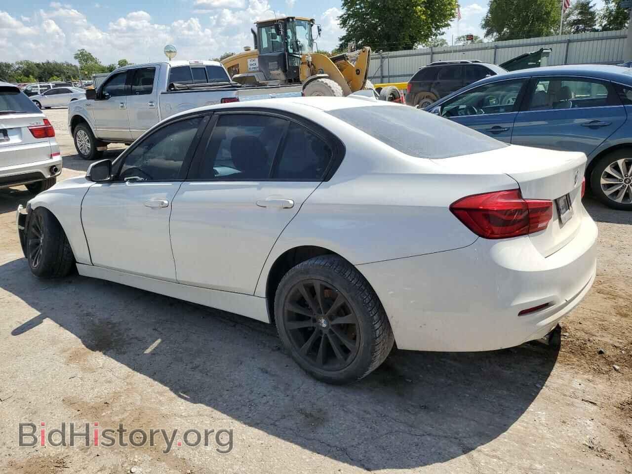 2016 BMW 3 SERIES - VIN: WBA8E5G51GNU20010 - Фото 2