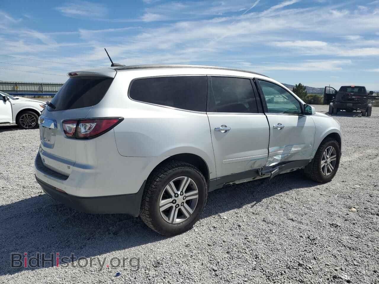 2017 CHEVROLET TRAVERSE - VIN: 1GNKVHKD3HJ135933 - Фото 3