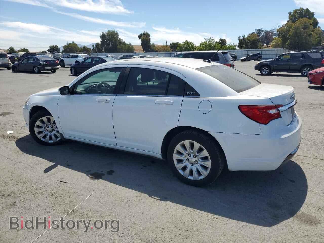 2013 CHRYSLER 200 - VIN: 1C3CCBAB2DN686877 - Фото 2
