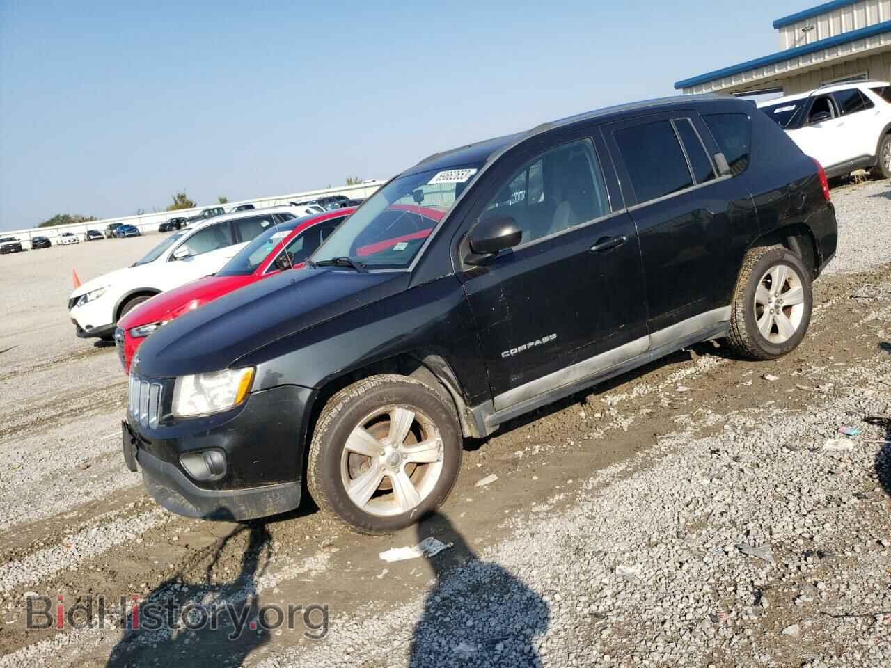 Photo 1J4NF1FB8BD145781 - JEEP COMPASS 2011