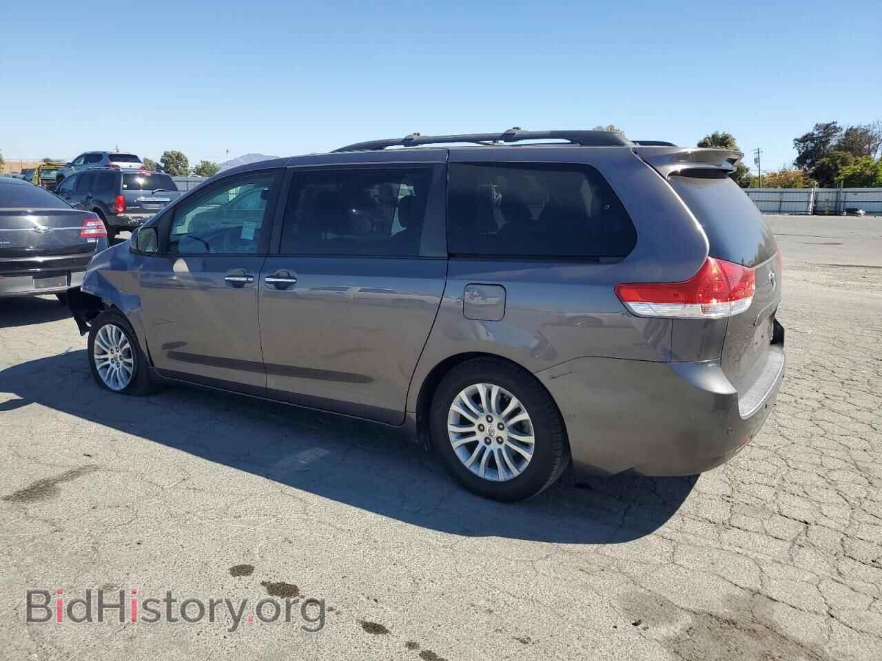 2011 TOYOTA All Models - VIN: 5TDYK3DC2BS049686 - Фото 2