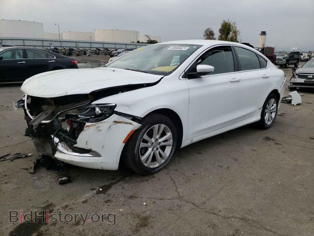 2016 CHRYSLER 200 - VIN: 1C3CCCAB4GN136705 - Фото 2