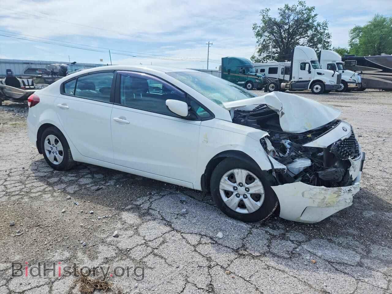 2017 KIA FORTE - VIN: 3KPFK4A73HE082073 - Photo 4