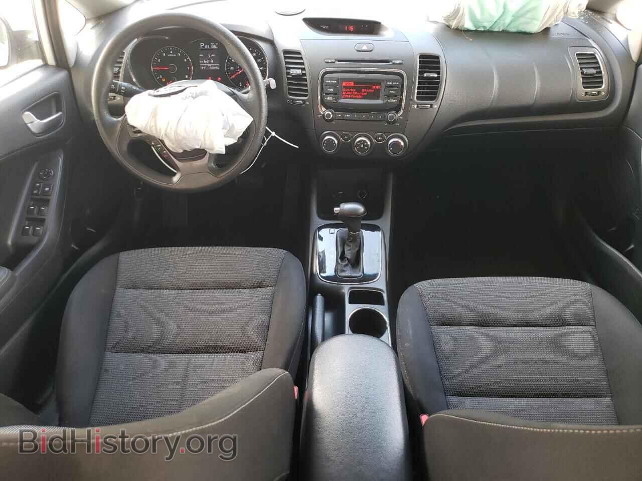 2017 KIA FORTE - VIN: 3KPFK4A73HE082073 - Photo 8