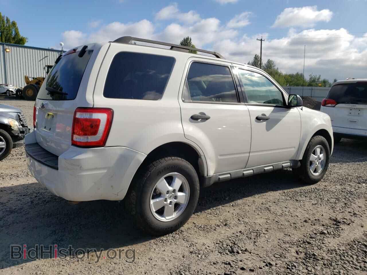 2010 FORD ESCAPE - VIN: 1FMCU0D75AKA31108 - Фото 3