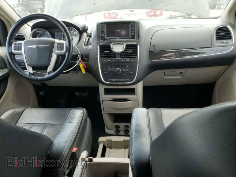 2016 Chrysler MINIVAN (VIN 2C4RC1BG9GR132950) — photo 8 of 13