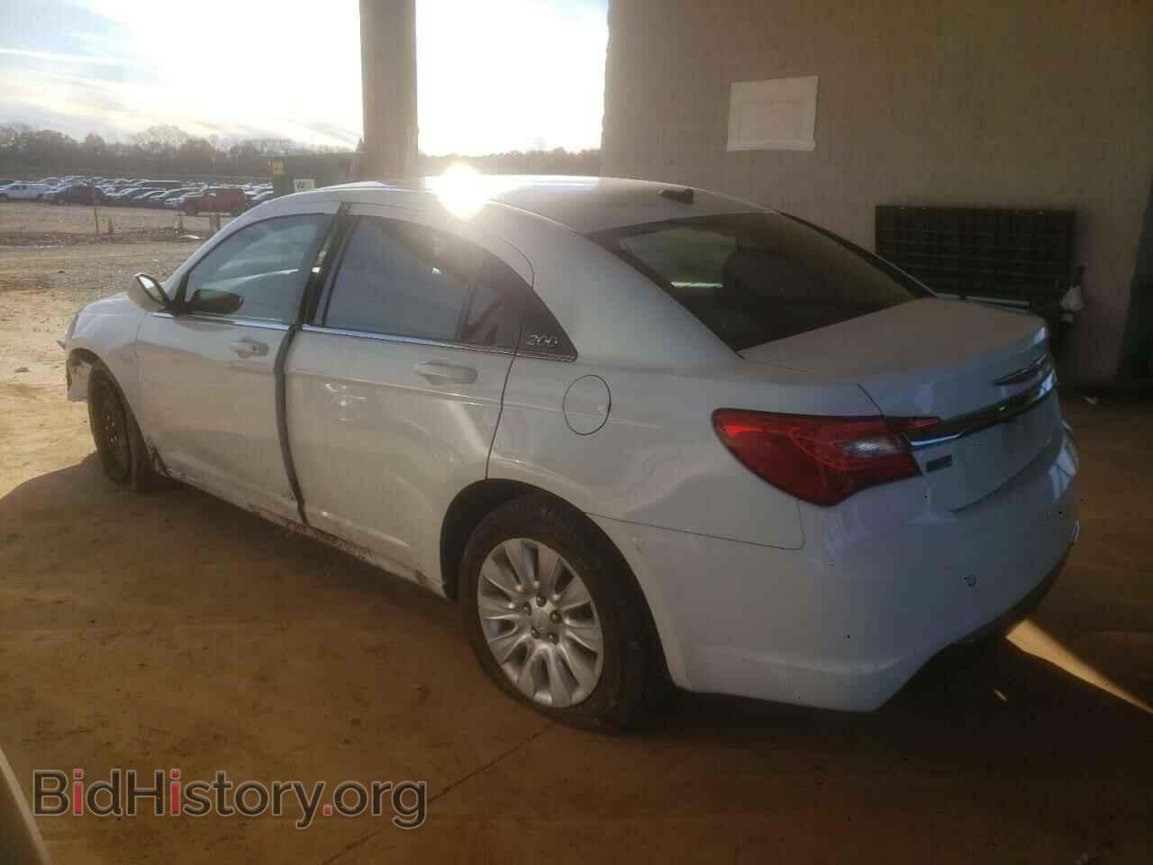 2013 CHRYSLER 200 - VIN: 1C3CCBAG3DN743115 - Фото 2