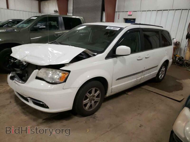 2011 Chrysler MINIVAN Town & COU (VIN 2A4RR5DG2BR613175) — photo 1 of 13, Copart, damage: front end