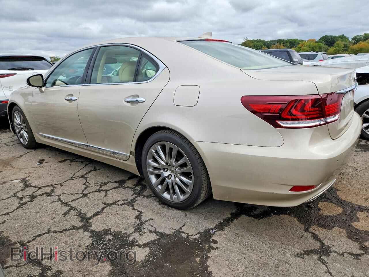 2016 LEXUS LS460 - VIN: JTHBL5EF4G5139750 - Photo 2