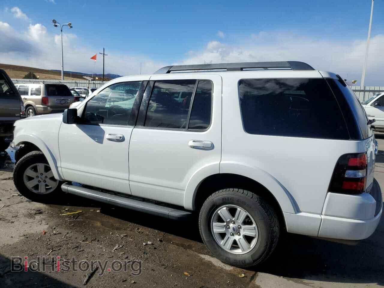 2010 FORD EXPLORER - VIN: 1FMEU7DE5AUB07060 - Фото 2