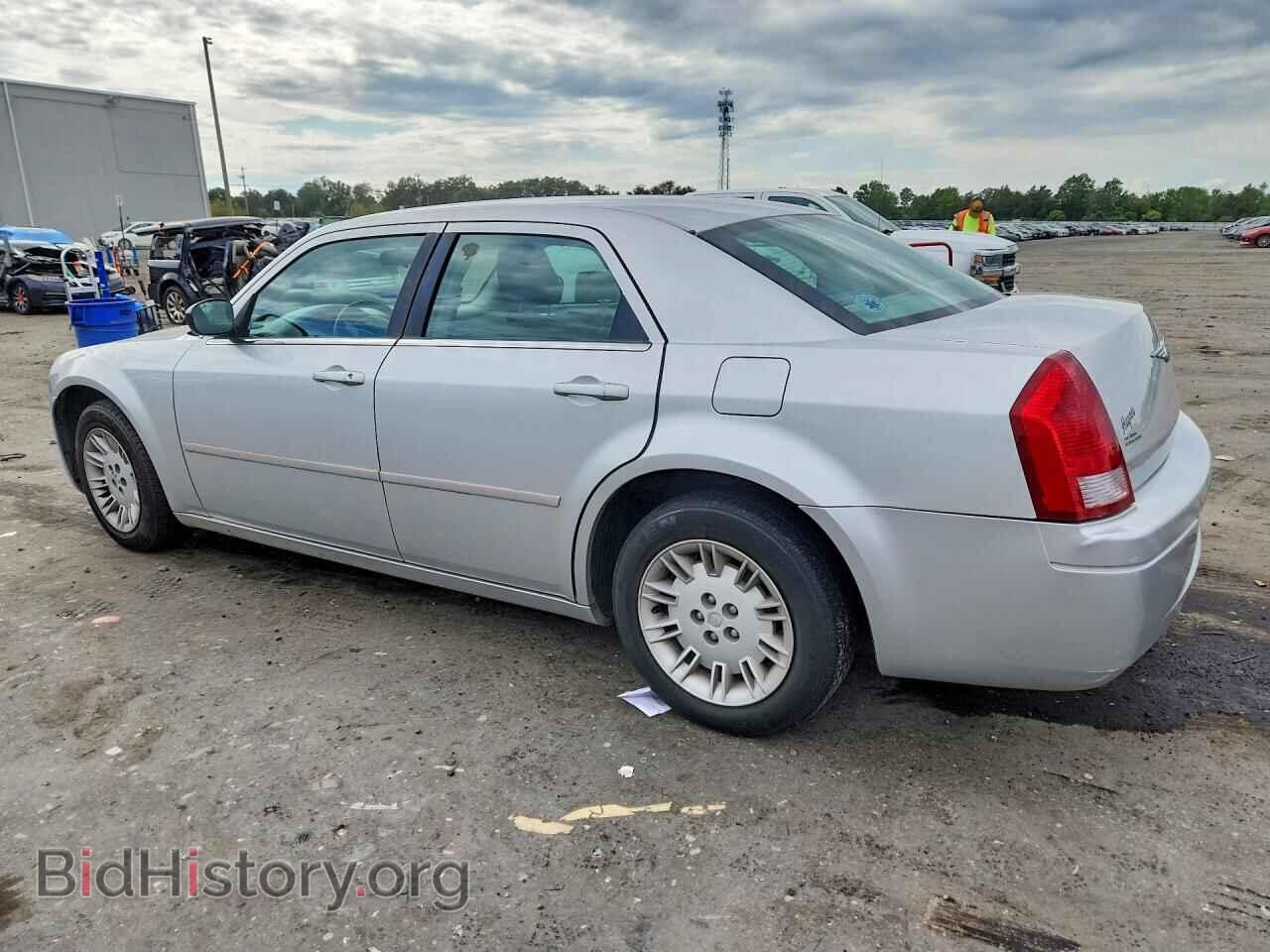 2006 CHRYSLER 300 - VIN: 2C3KA43R96H168171 - Фото 2