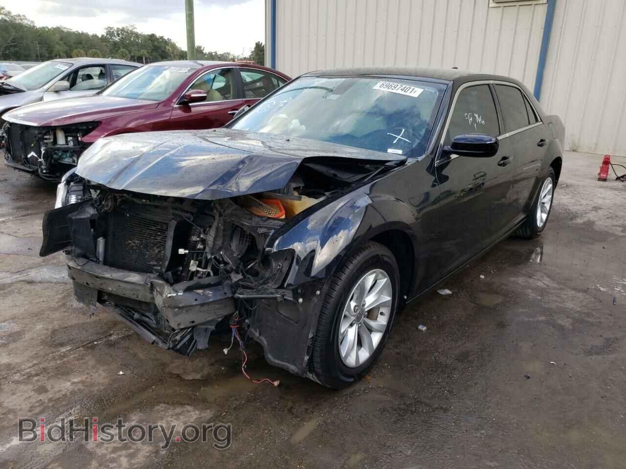 2015 CHRYSLER 300 - VIN: 2C3CCAAG1FH818173 - Фото 2