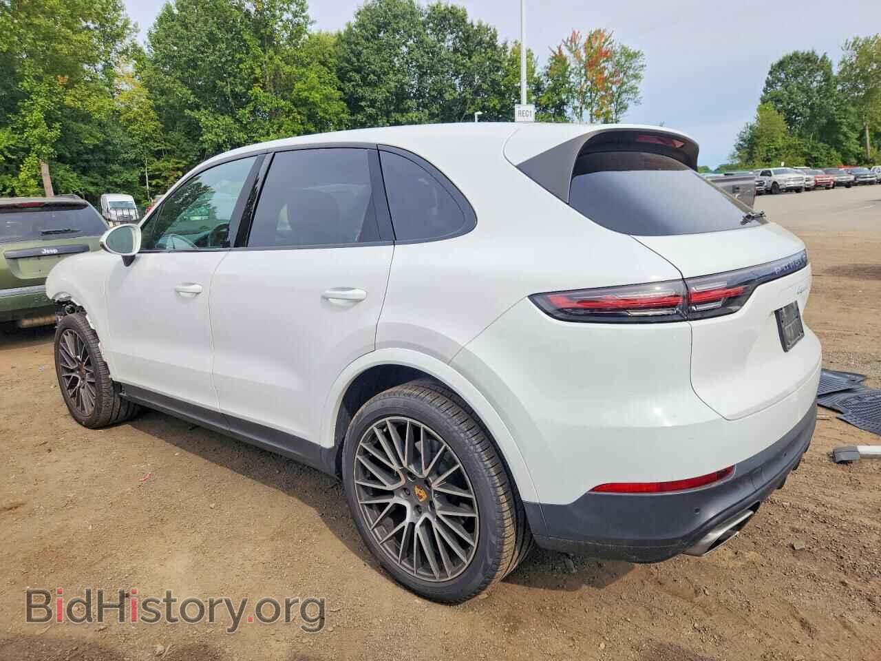 2019 PORSCHE CAYENNE - VIN: WP1AA2AY2KDA06054 - Photo 2