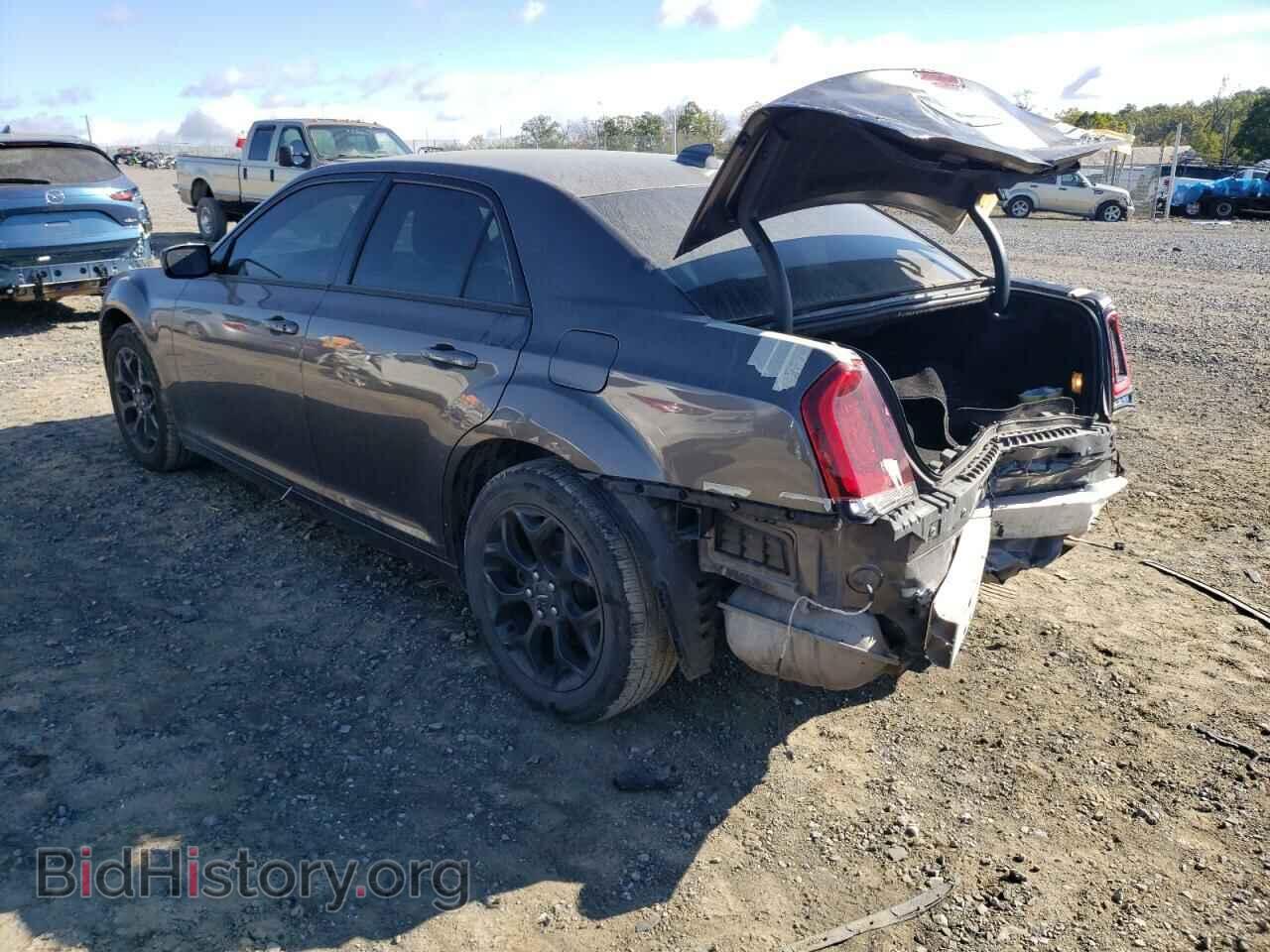 2019 CHRYSLER 300 - VIN: 2C3CCAGG7KH586275 - Photo 2