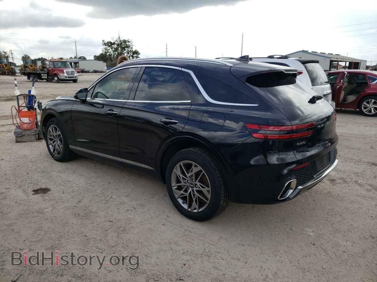 2022 GENESIS GV70 BASE - VIN: KMUMADTB2NU071135 - Фото 2