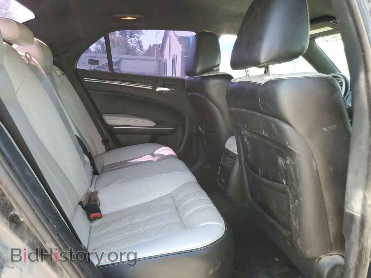 2019 CHRYSLER 300 - VIN: 2C3CCABG6KH564744 - Фото 10