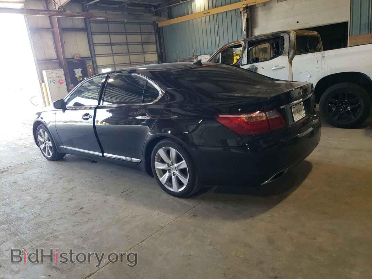 2012 LEXUS LS600 - VIN: JTHDU1EF4C5015292 - Photo 2