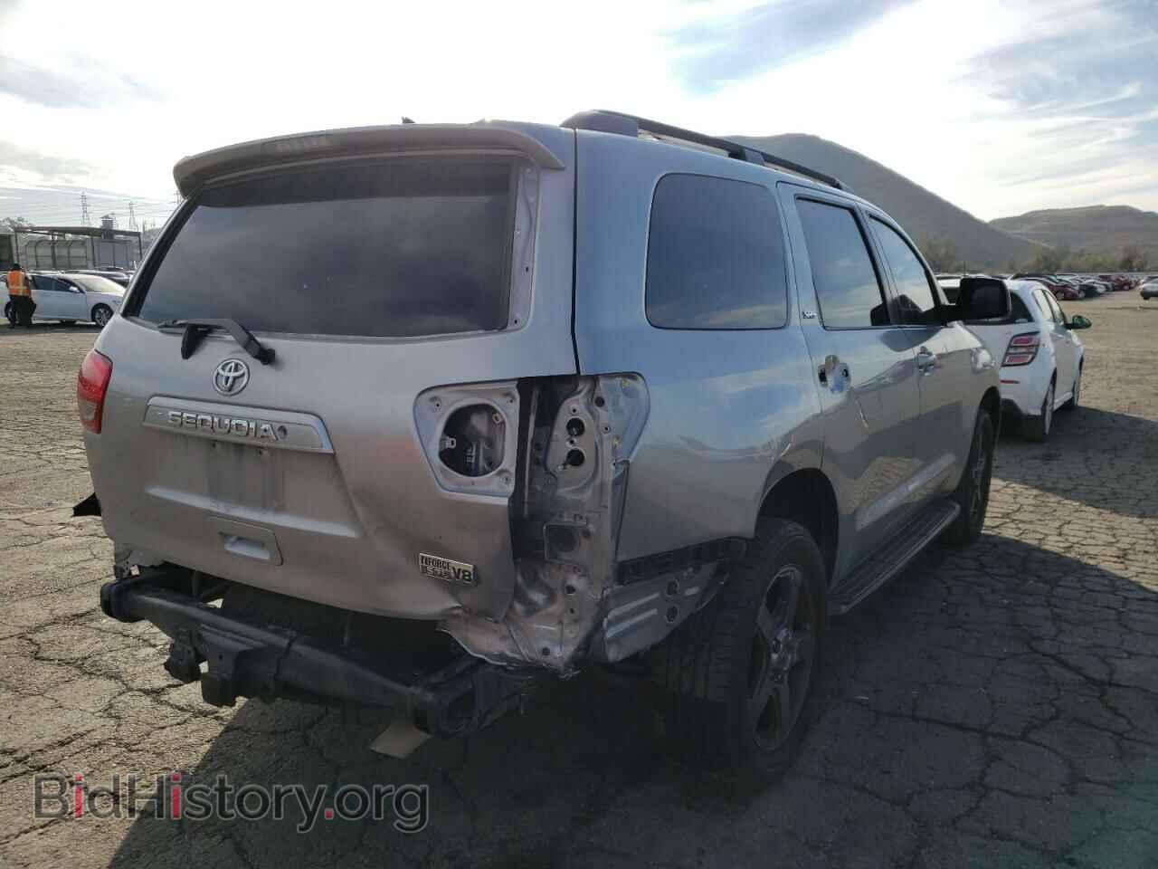 2011 TOYOTA SEQUOIA - VIN: 5TDZY5G10BS035939 - Фото 4